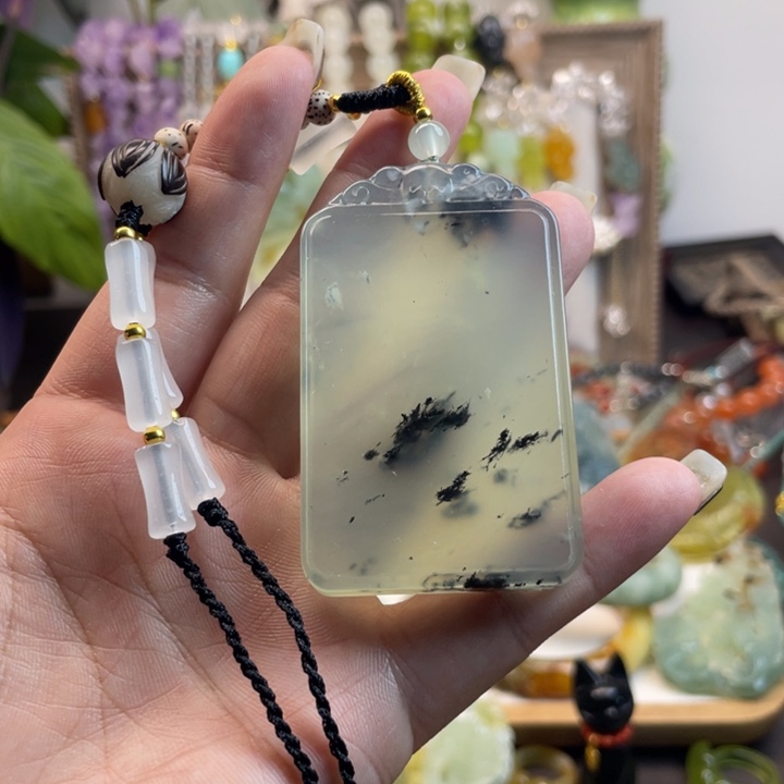 蛇纹石玉未镶嵌吊坠