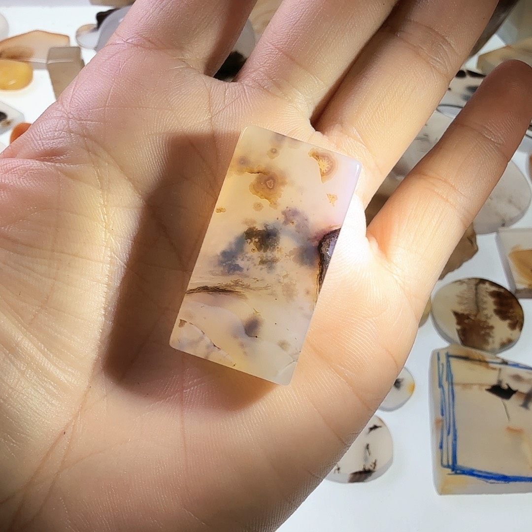 玛瑙/玉髓未镶嵌珠宝半成品