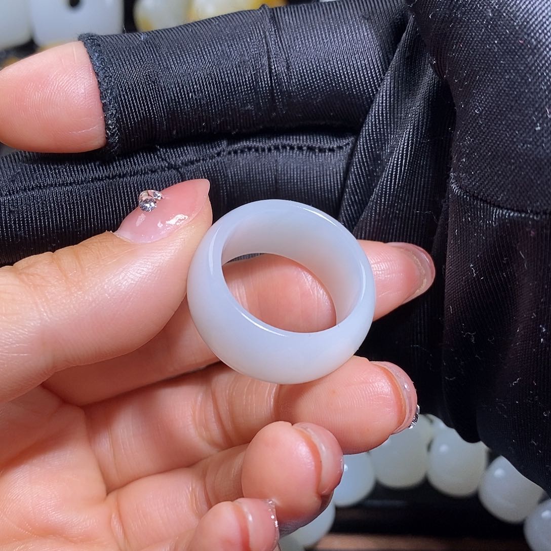 和田玉项圈未镶嵌