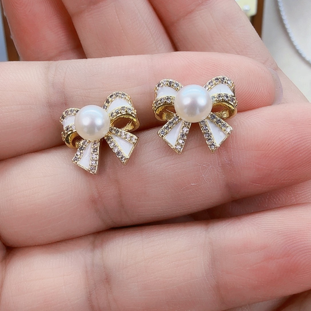 淡水珍珠耳饰未镶嵌