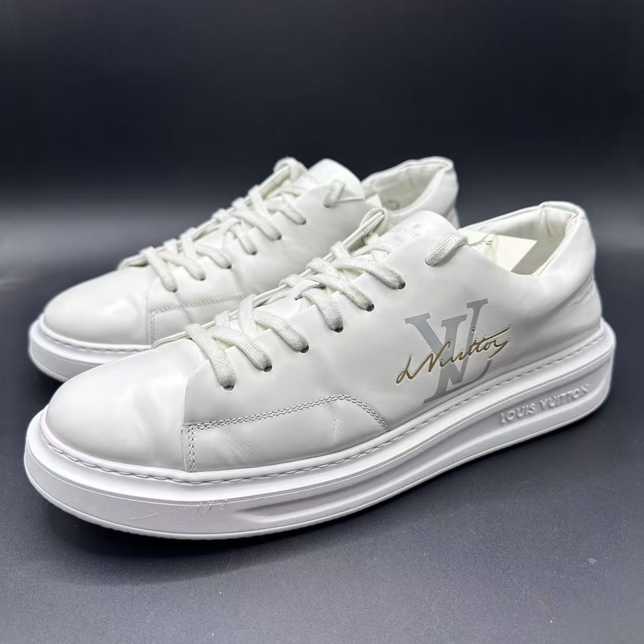 95新 LouisVuitton/路易威登 白色漆皮亮面百搭松糕鞋43码 wy055