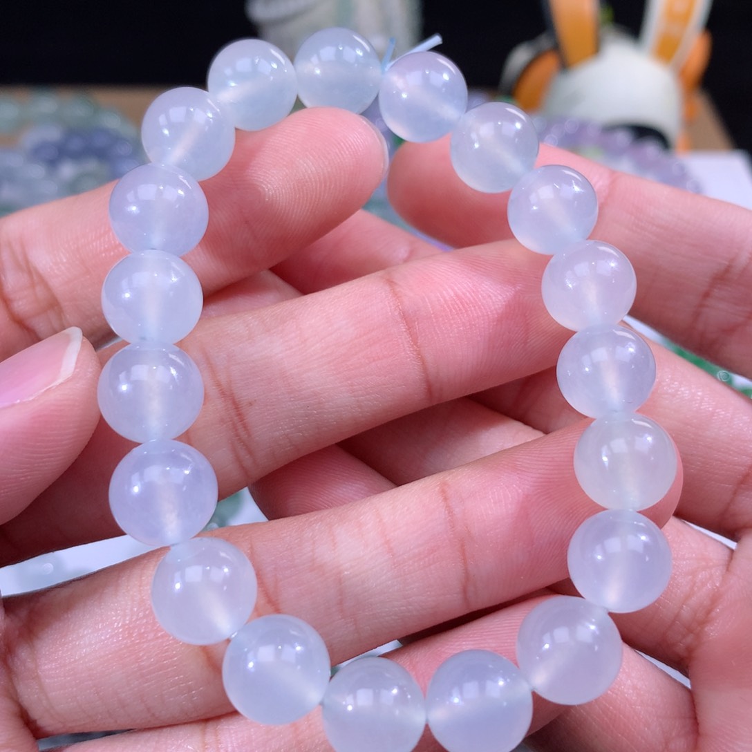 翡翠手链未镶嵌翡翠