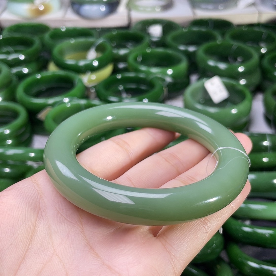 和田玉（碧玉）手镯未镶嵌