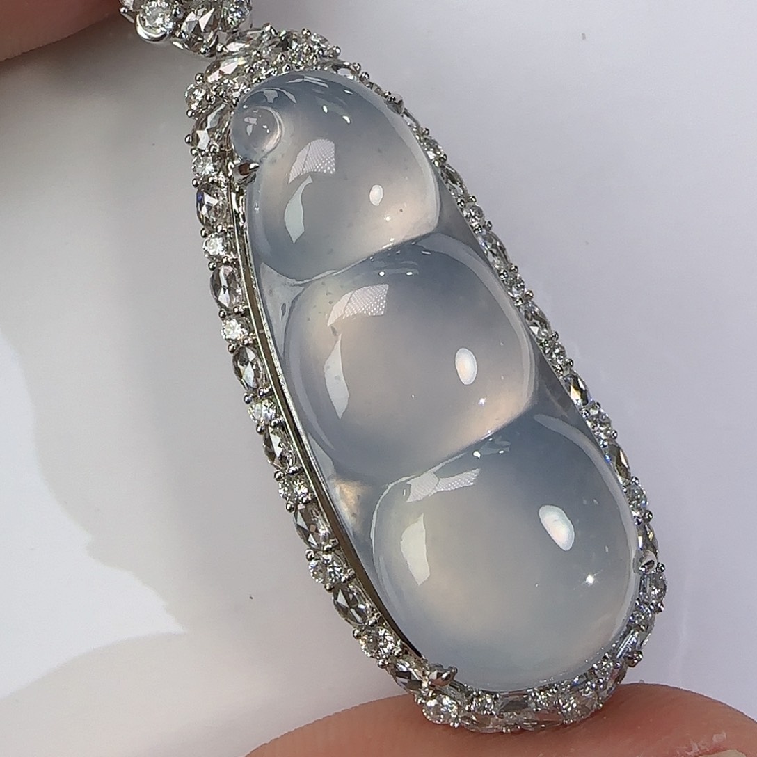 翡翠颈饰18K金镶嵌天然翡翠