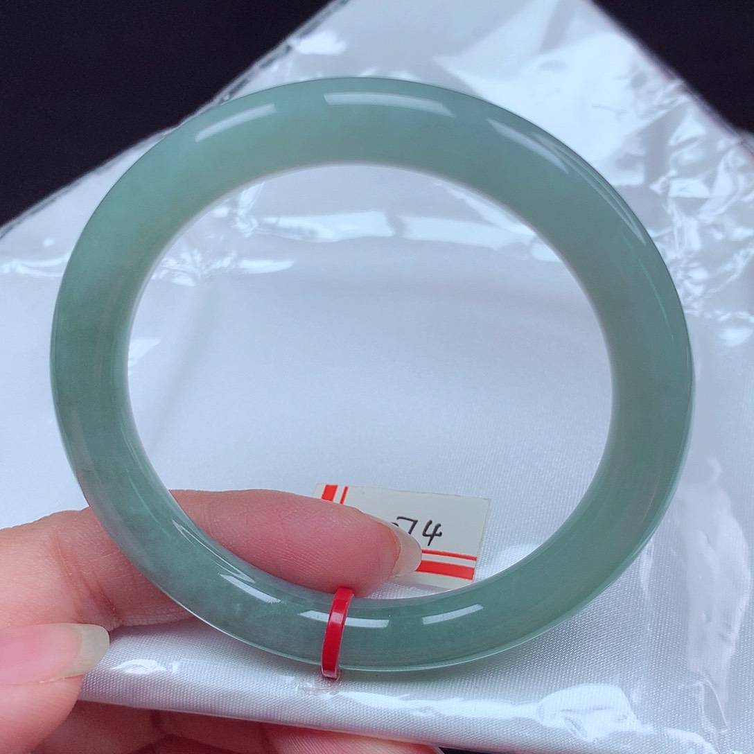 翡翠手镯（圆镯）未镶嵌