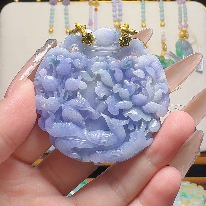 翡翠未镶嵌颈饰牡丹花