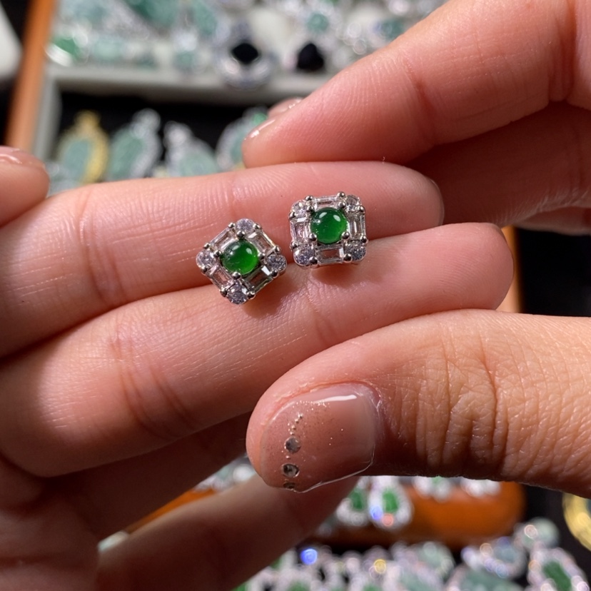 【闪购商品】翡翠颈饰未镶嵌天然