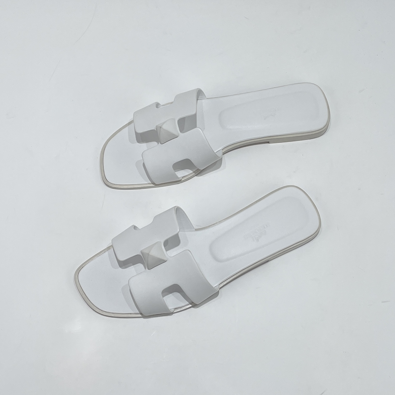未使用 Hermes/爱马仕 37.5码白色H拖女鞋平底/ML80824