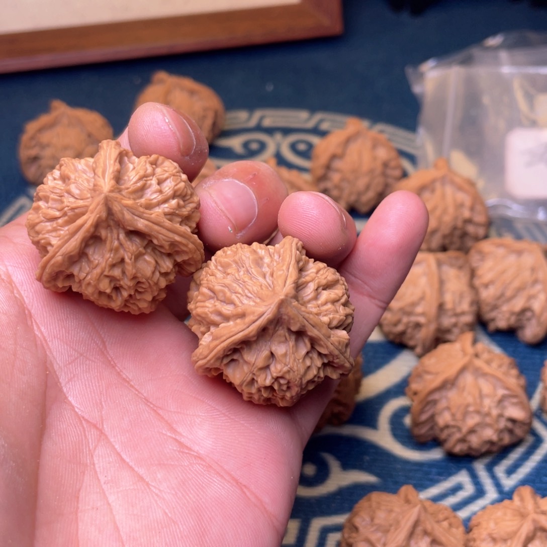 文玩核桃把件平****生玉溪