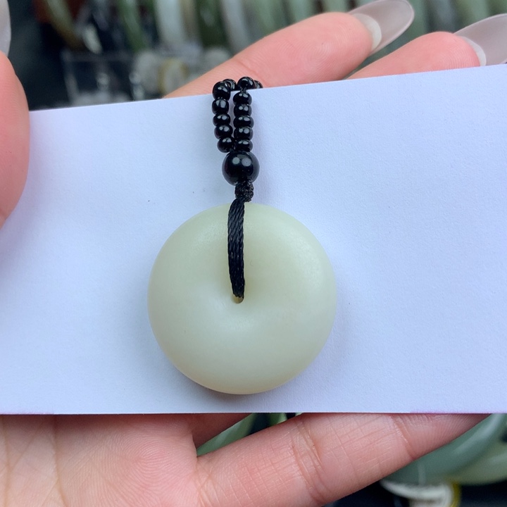 未镶嵌手镯和田玉30