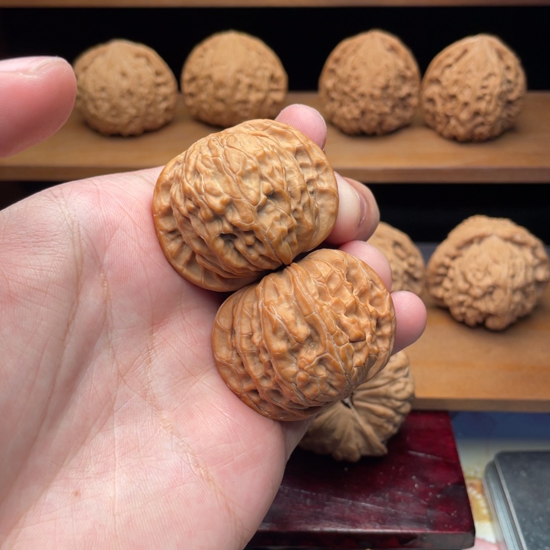 文玩核桃吊坠42毕业山地红皮正磨