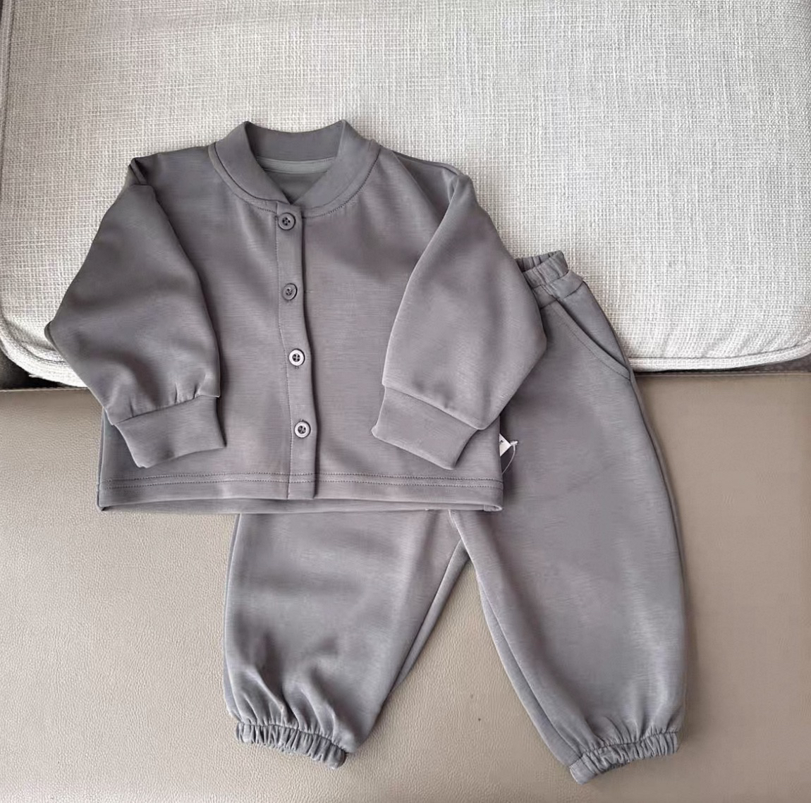 A143儿童灰色裤子