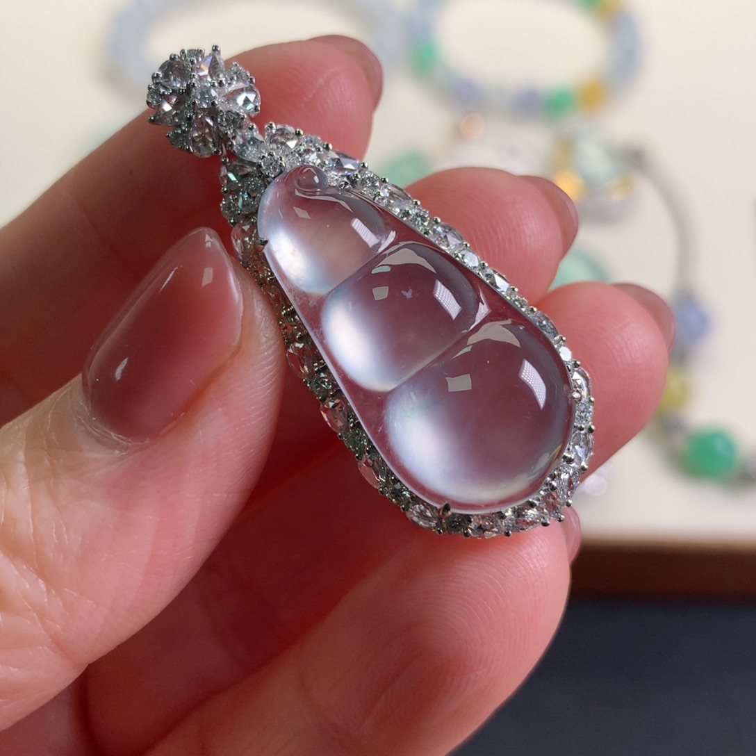 翡翠颈饰18K金镶嵌豆子