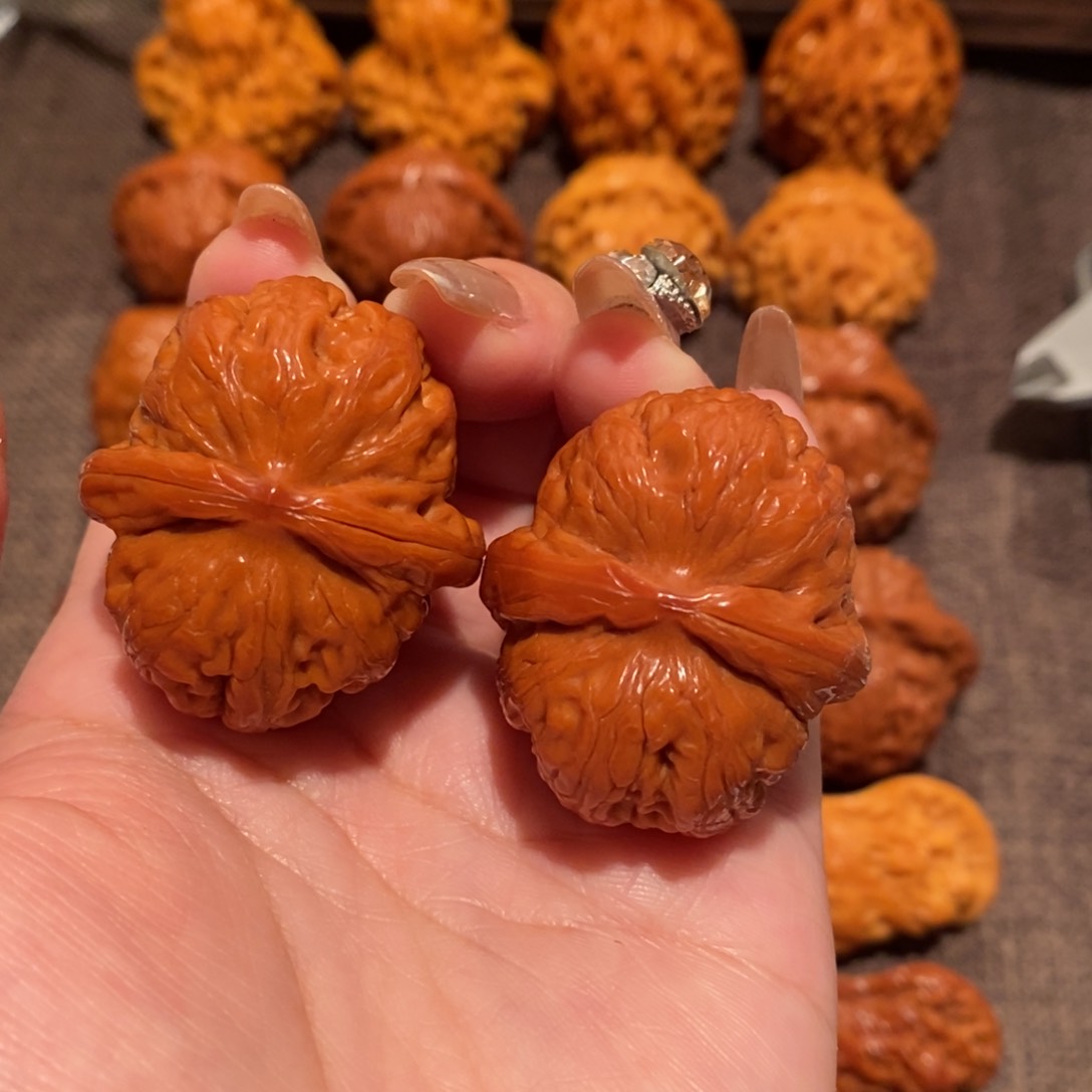 文玩核桃吊坠白*?元宝760