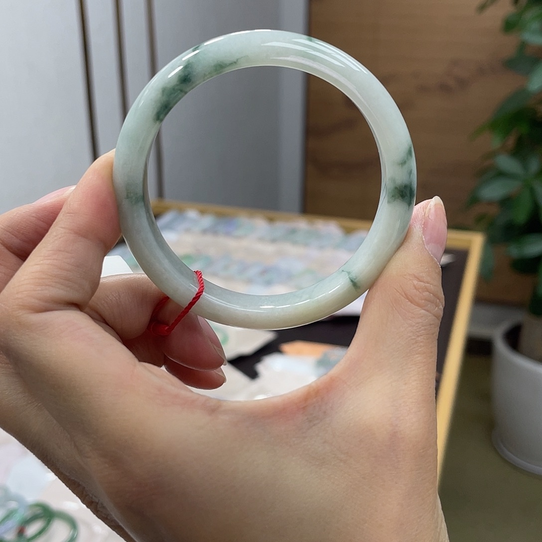 翡翠未镶嵌手镯翡翠