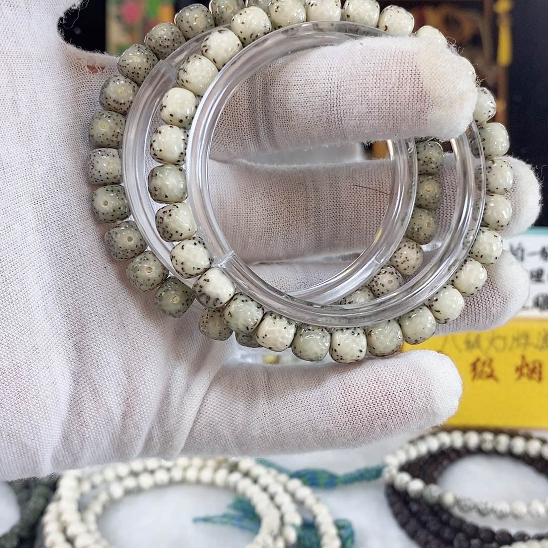 星月菩提手串?**嘠星月菩提雕刻手串