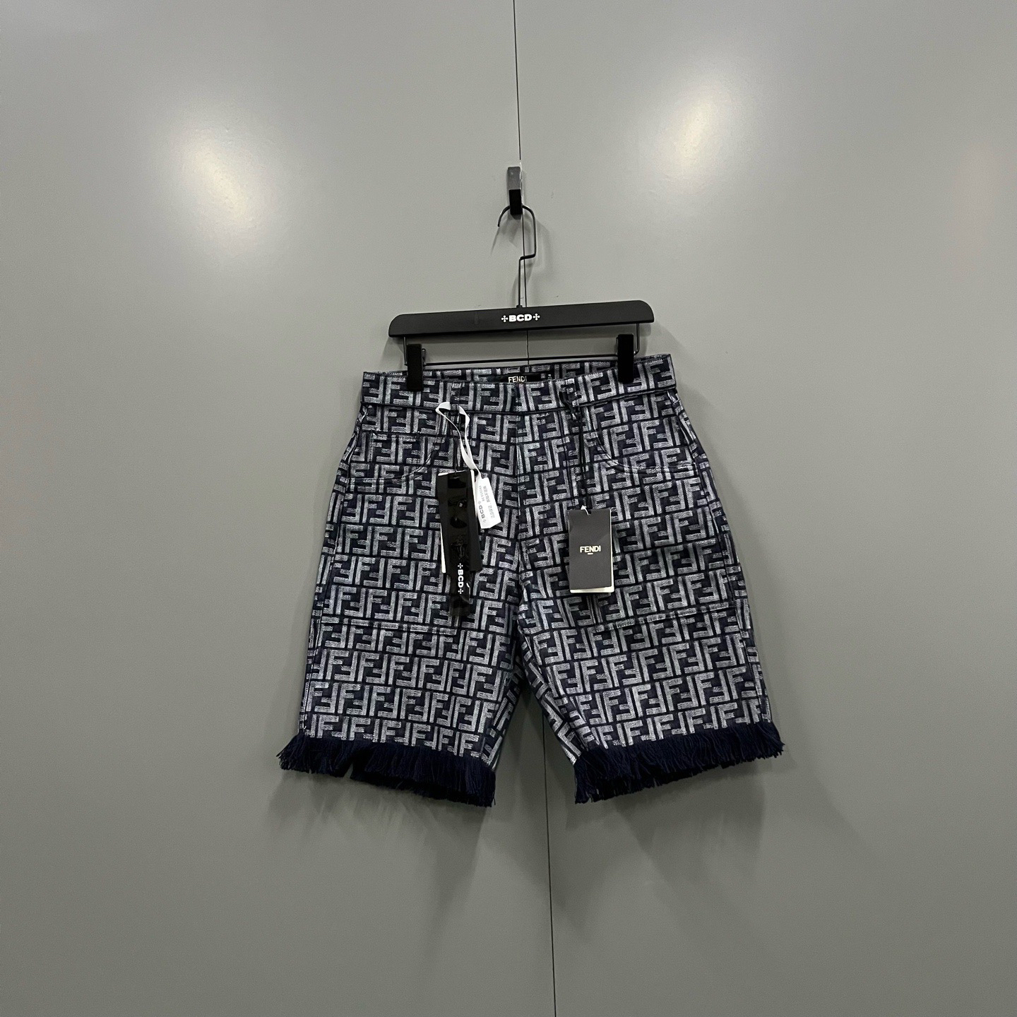 未使用 FENDI/芬迪 楠 满印老花FF流苏短裤 33码/019242