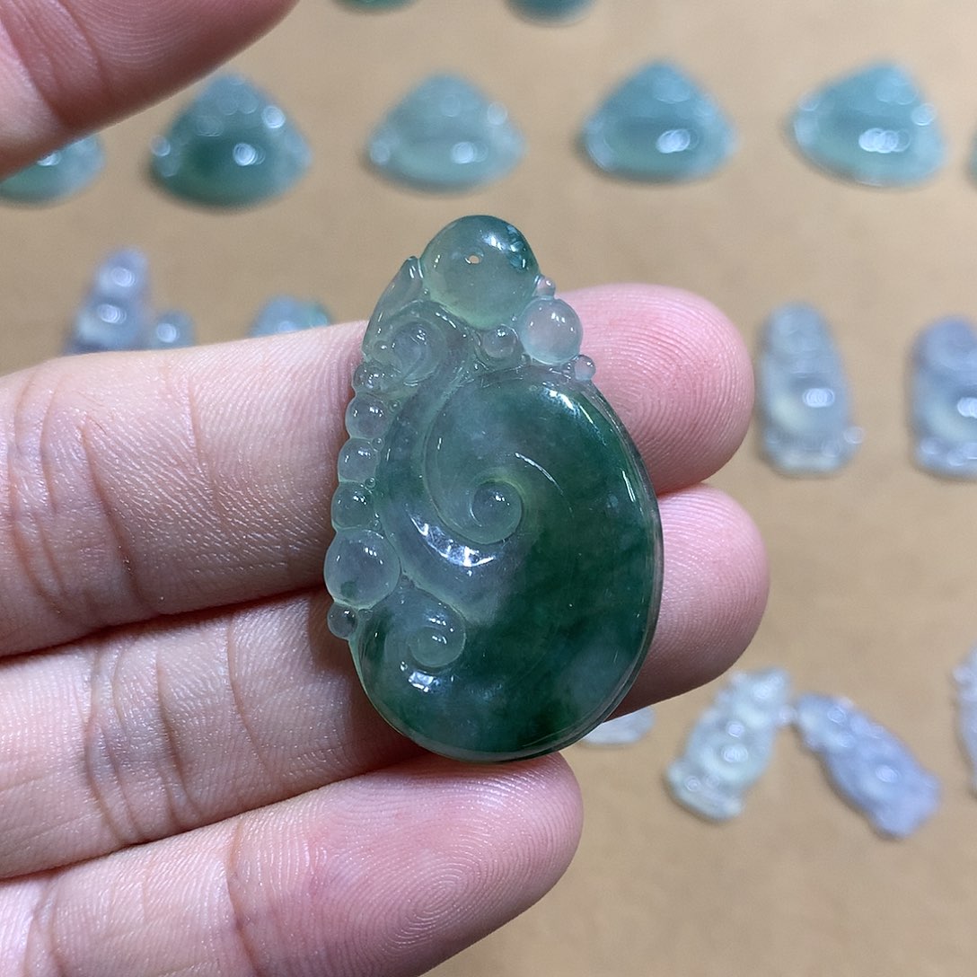 翡翠吊坠(不含链)未镶嵌翡翠吊坠