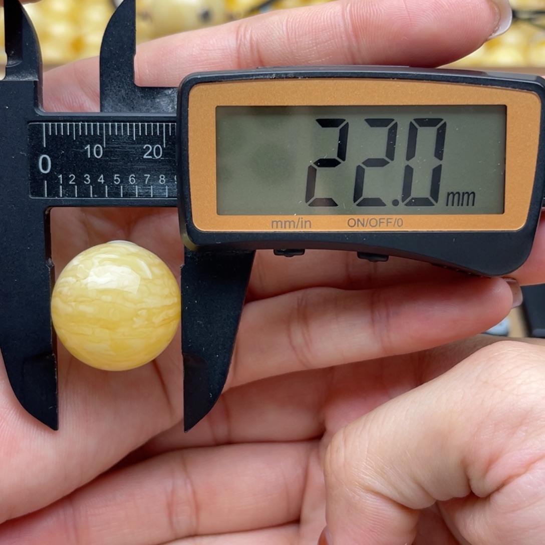 琥珀未镶嵌裸石蜜蜡圆珠笑