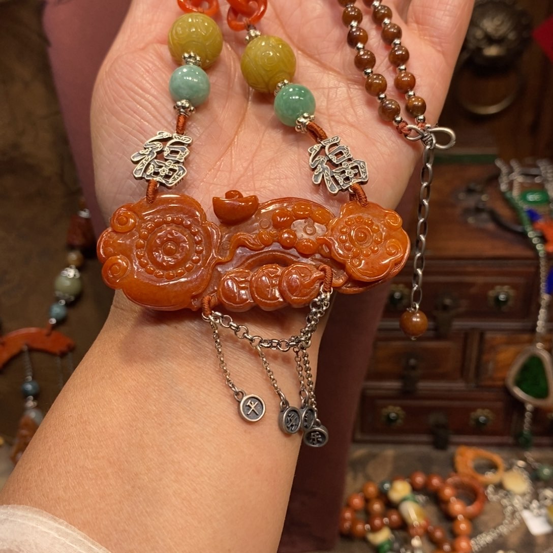 翡翠吊坠(赠链)未镶嵌