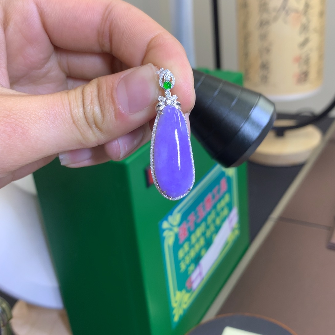 翡翠颈饰18K金镶嵌翡翠