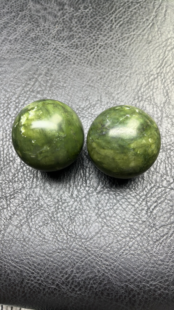 天然岫玉蛇纹石手球