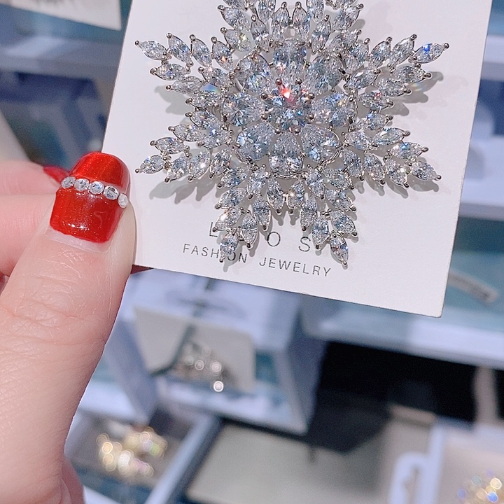 锆石铜合金雪花胸针 银色