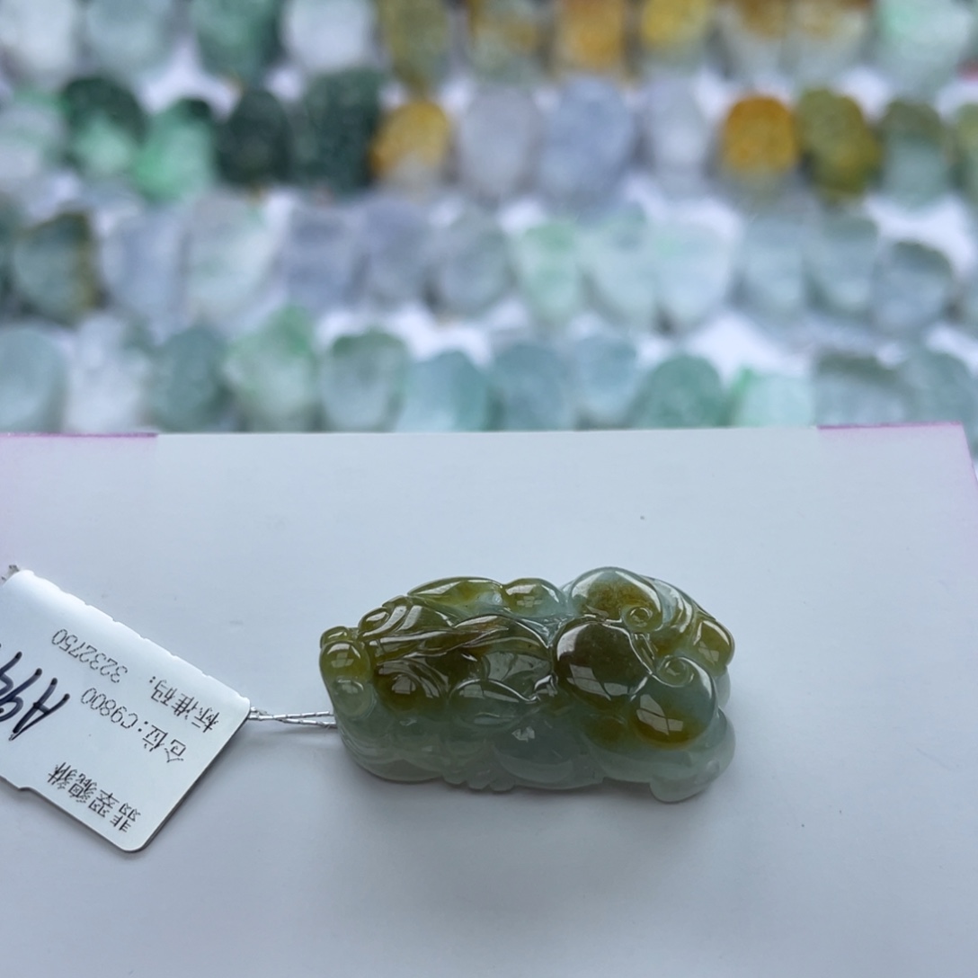 翡翠颈饰未镶嵌貔貅