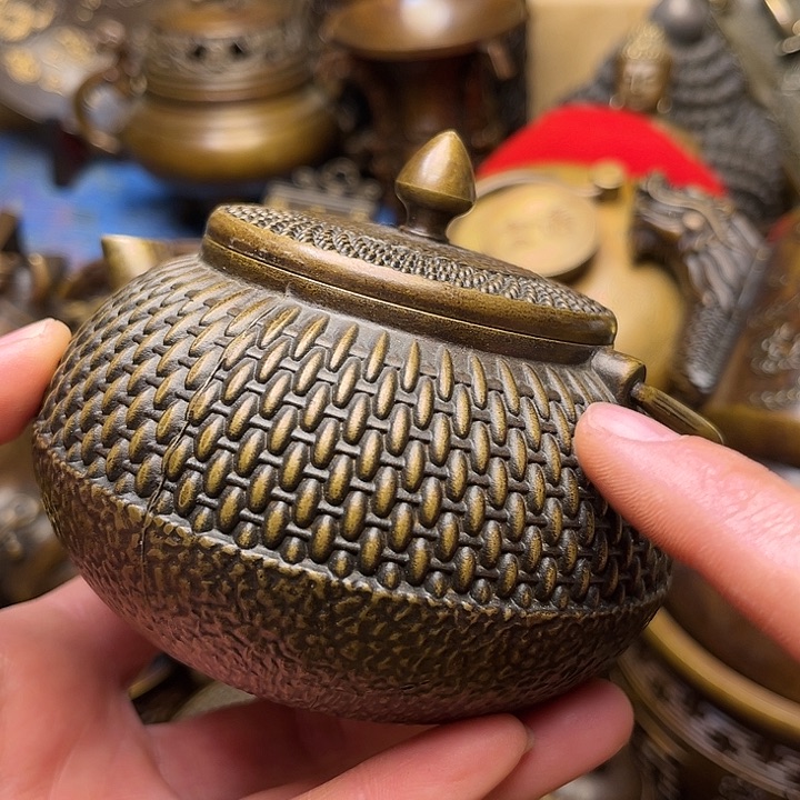 精美铜器批发档口