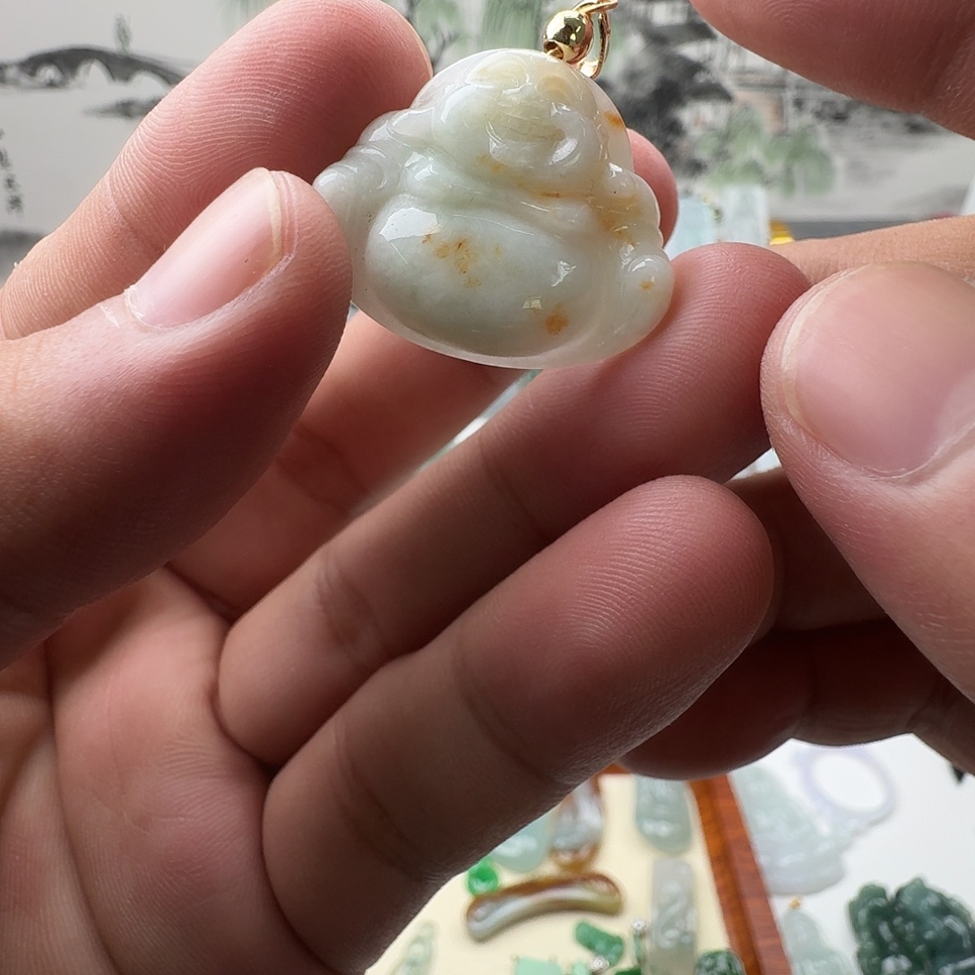 翡翠未镶嵌颈饰佛