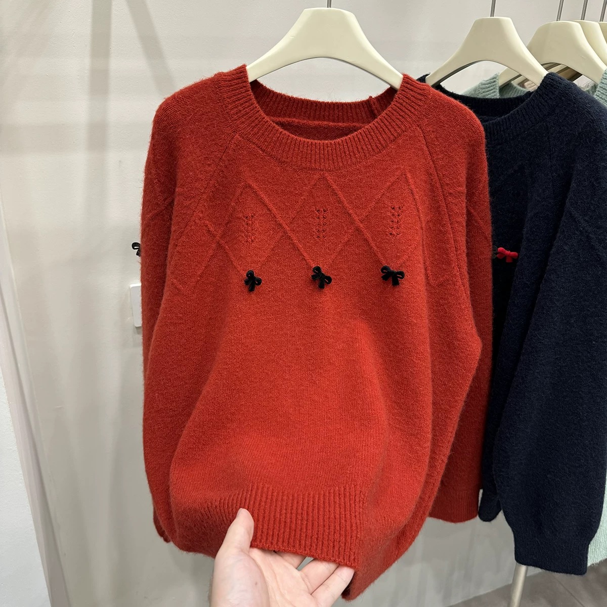 时尚圆领套头毛衣A147