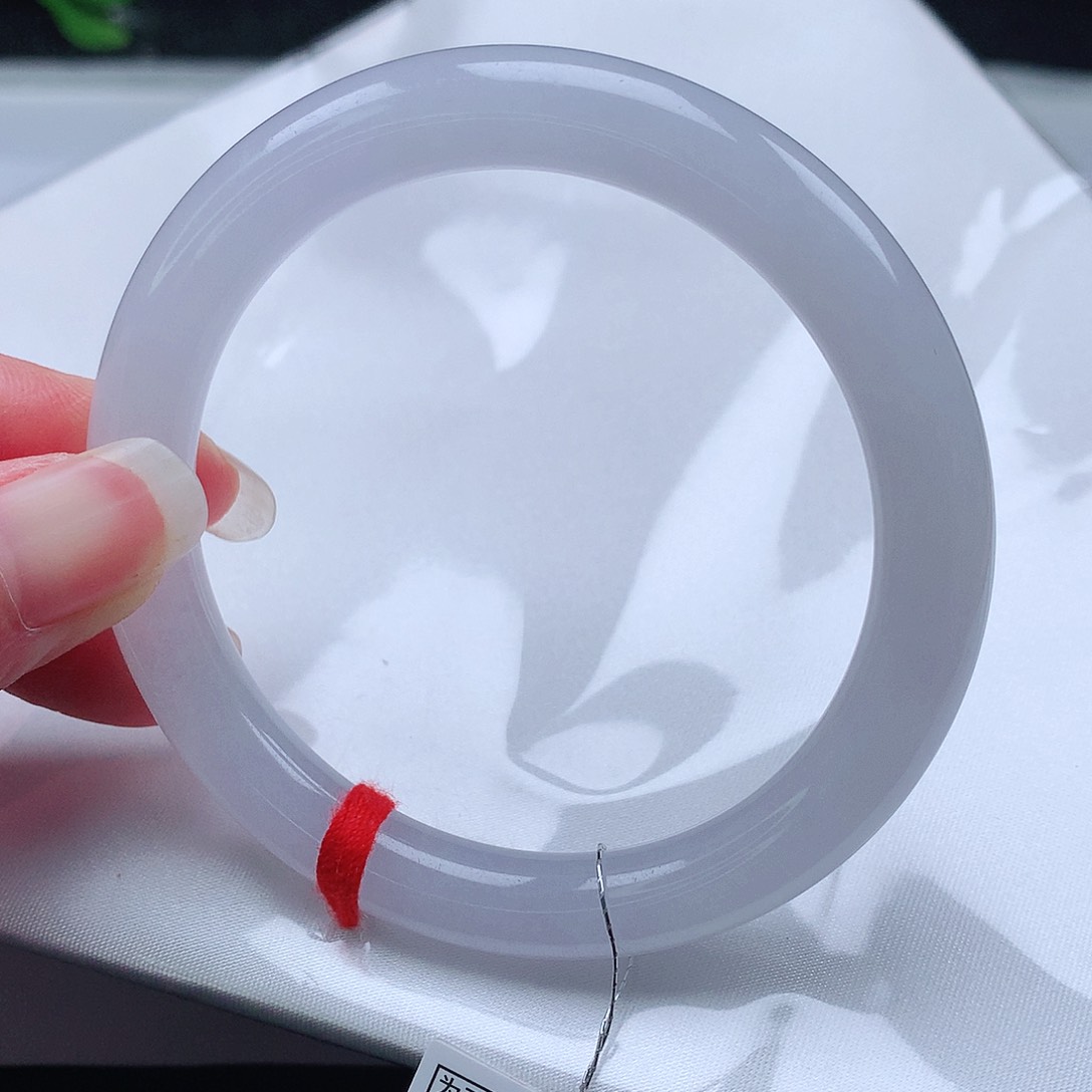 翡翠手镯未镶嵌56圈