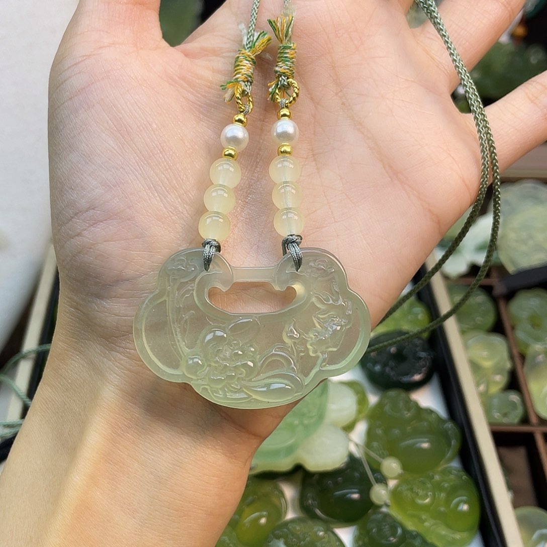 蛇纹石玉未镶嵌项链