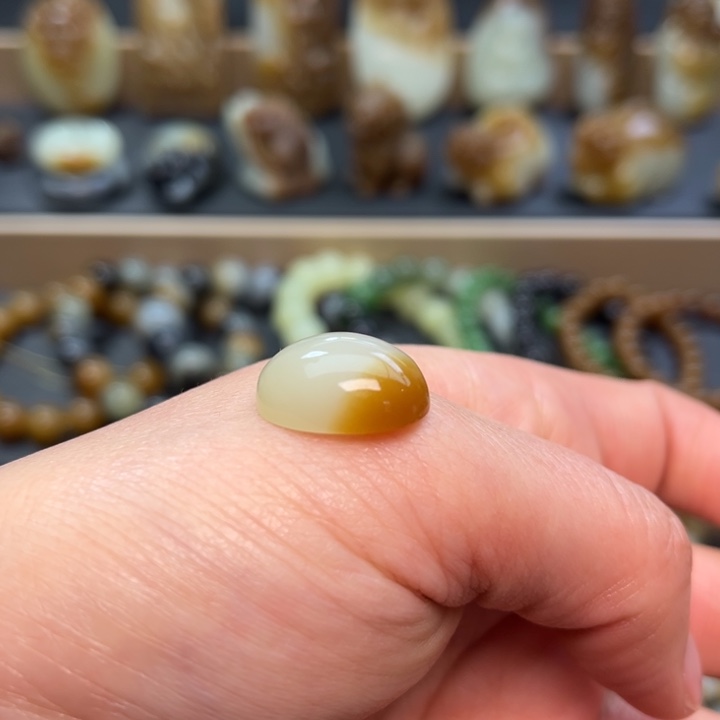 和田玉（糖玉）未镶嵌颈饰