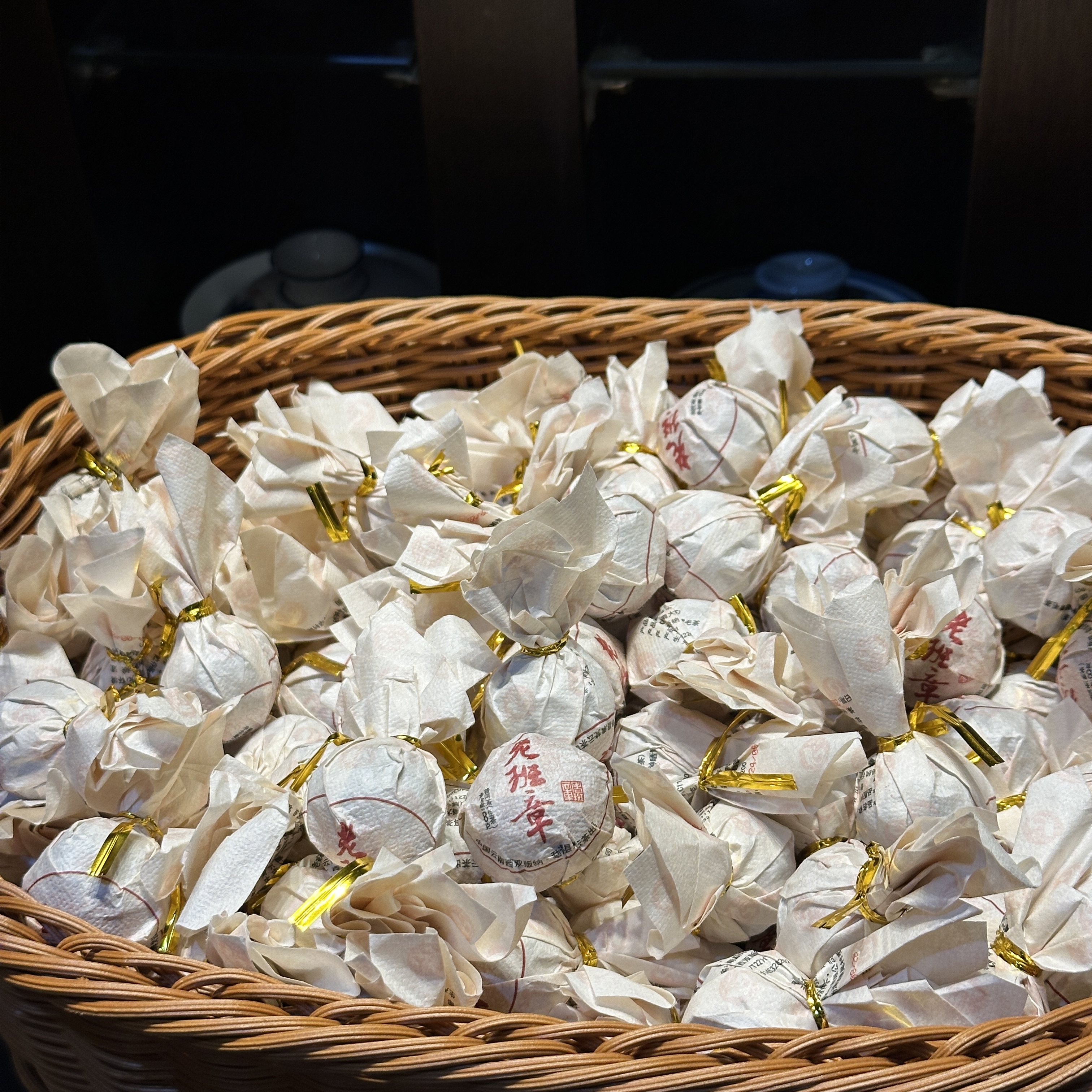 素叶梵心 2024年 老班章乔木龙珠 生茶 1000克/份（约120颗）