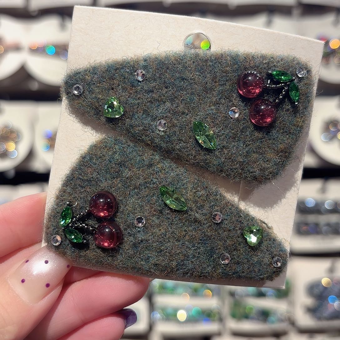 皮质铁合金樱桃绿色拜拜