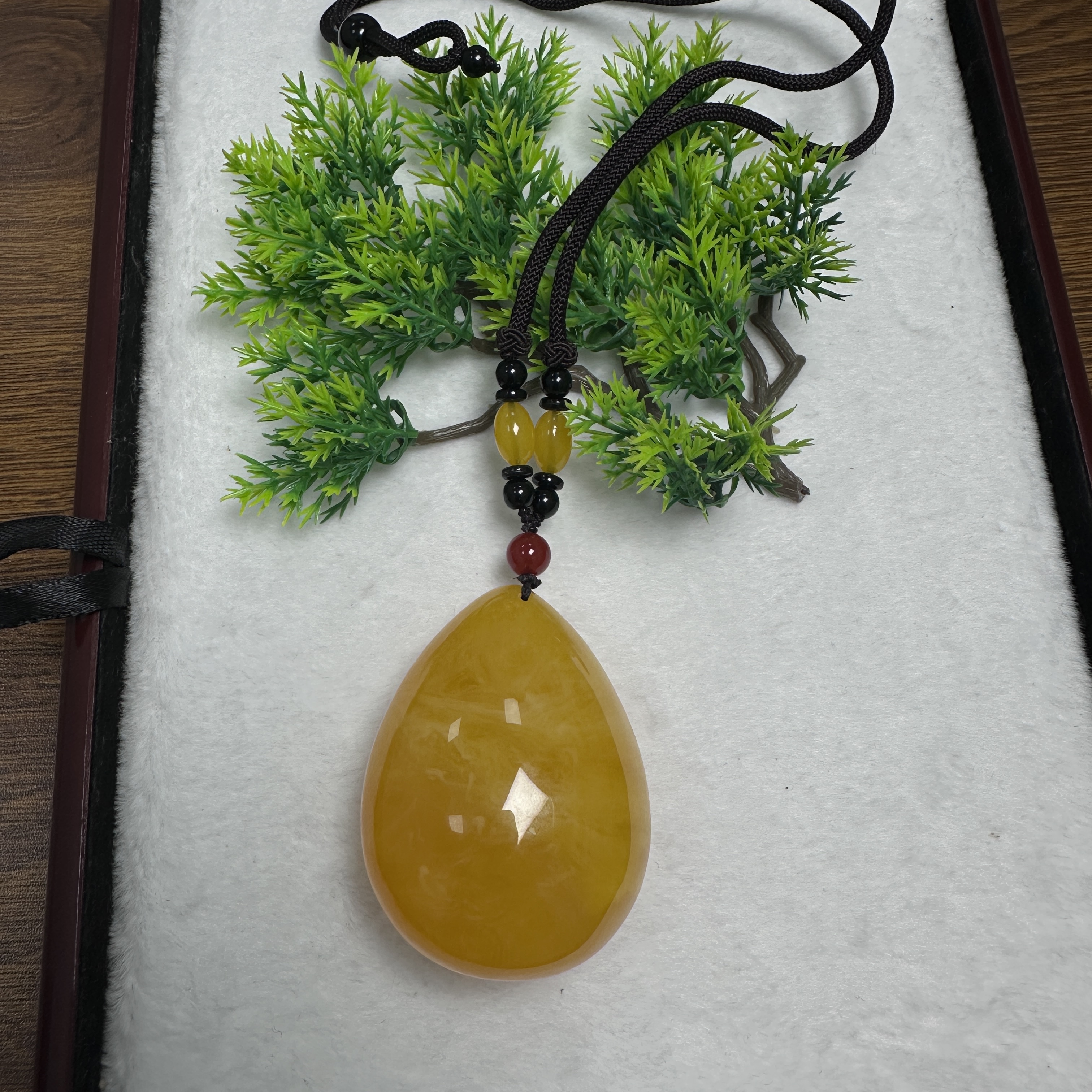 W046藏族手工打磨大水滴素绳款