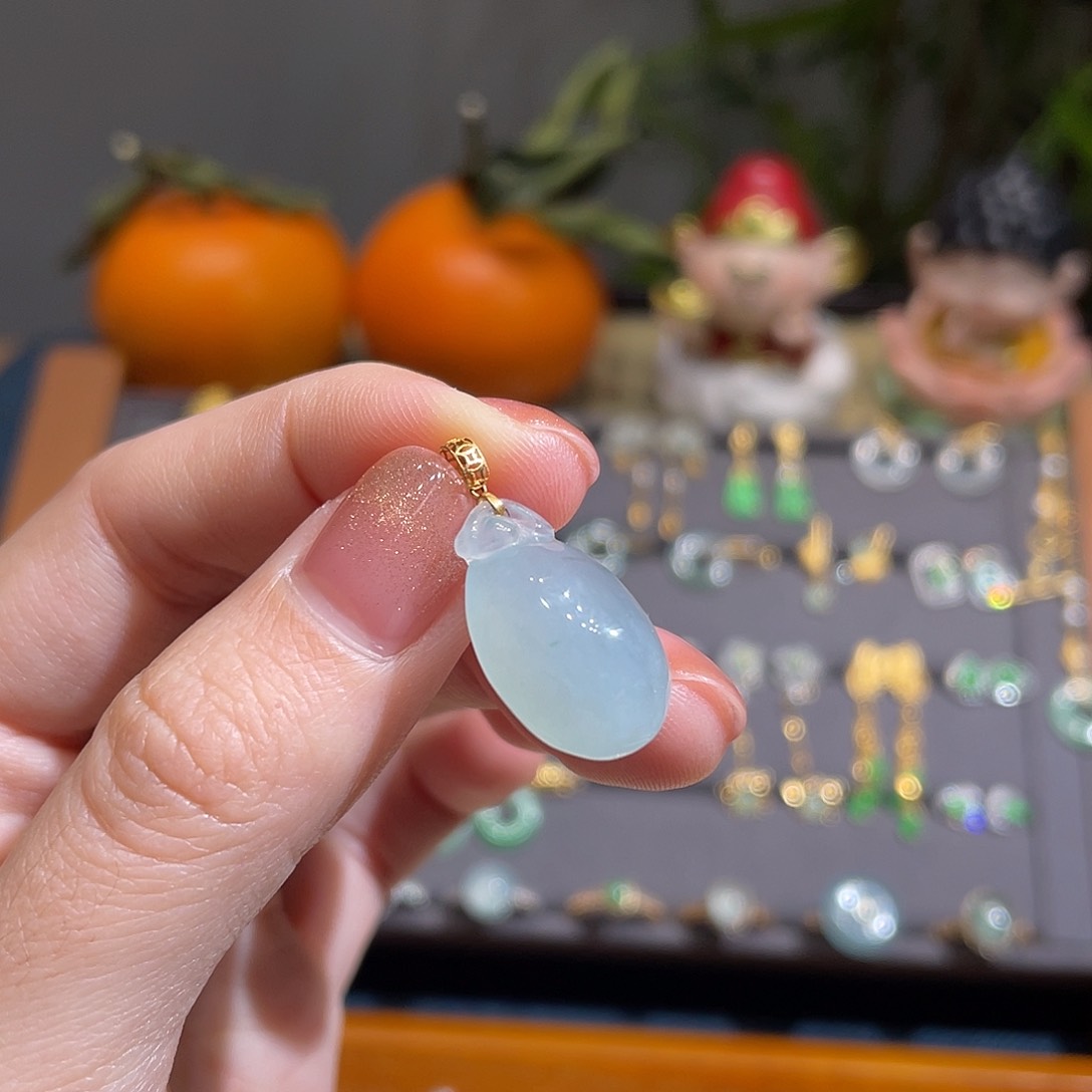 翡翠吊坠(不含链)18K金镶嵌超胖冰瓜瓜