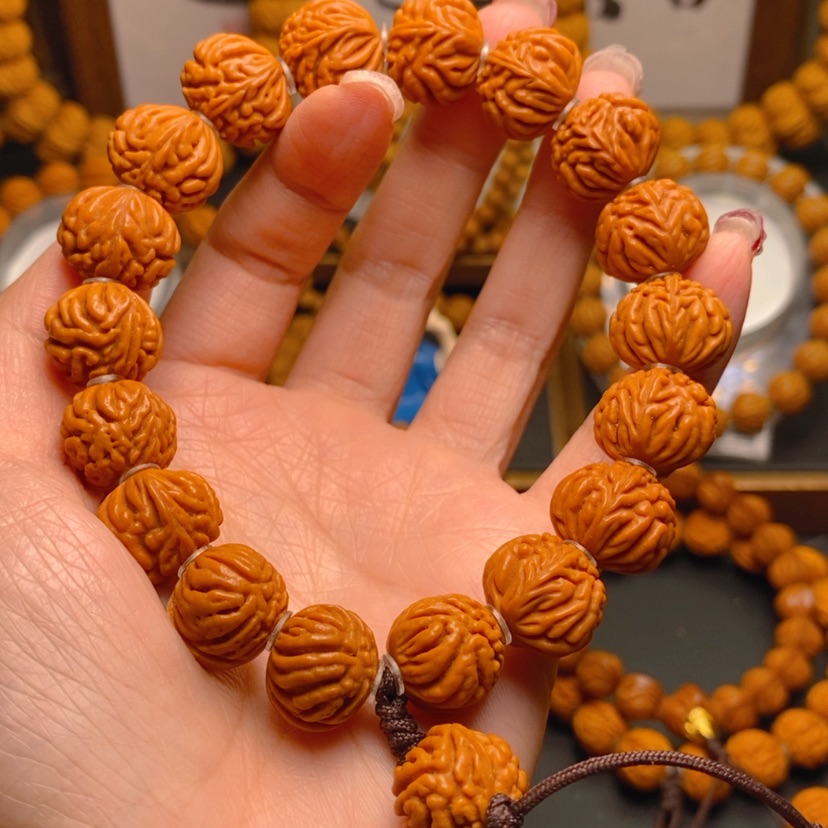 【闪购商品】桃核手串龙文桃核