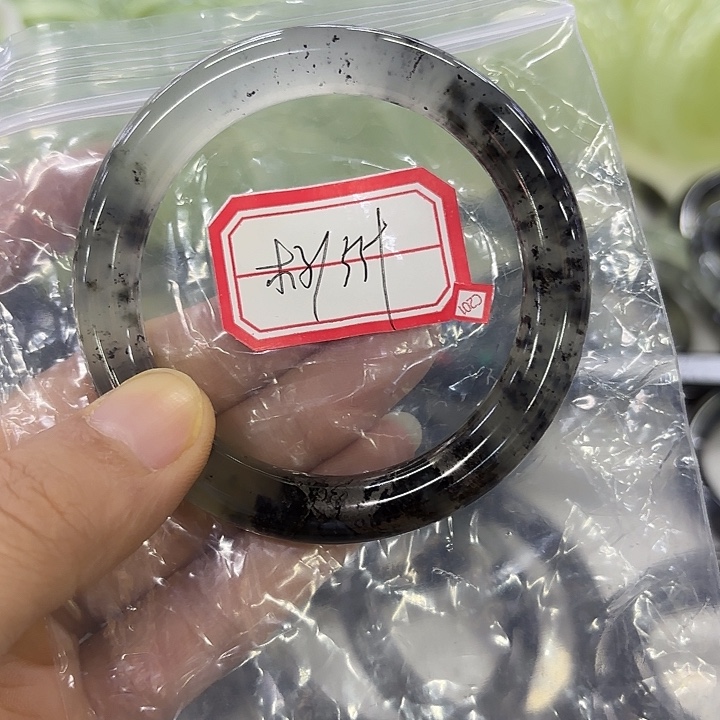 木***柒未镶嵌蛇纹石玉岫玉手镯