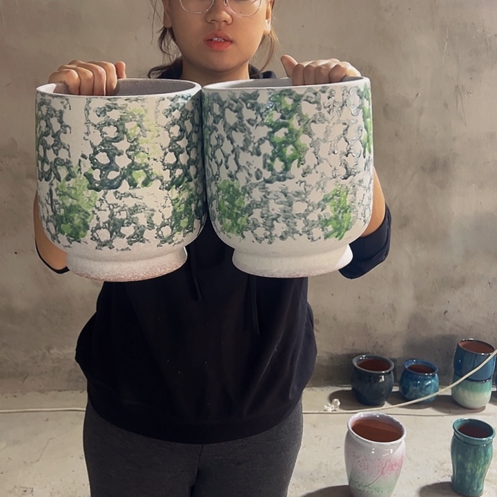 微瑕高度22厘米口径20厘米