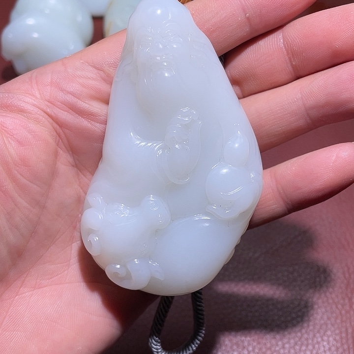 和田玉未镶嵌把件