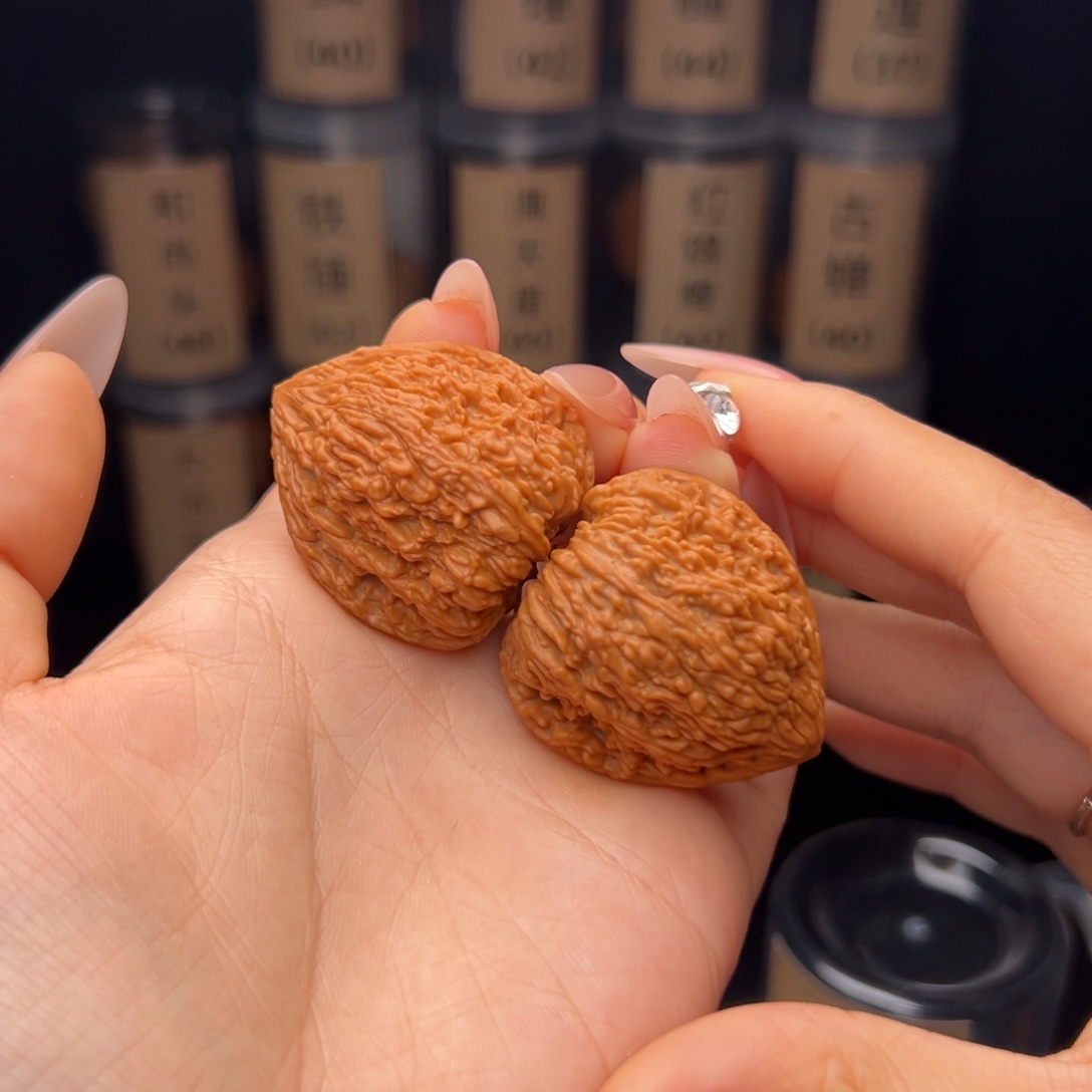 ****b文玩核桃吊坠搭尖