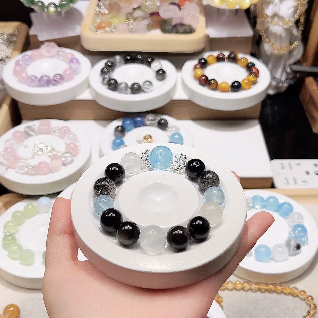 水晶手链未镶嵌小***?天然水晶