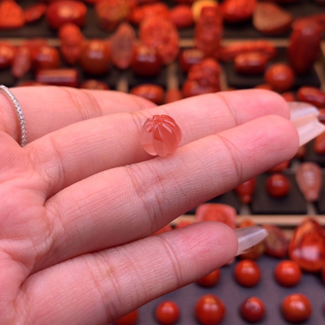 南红玛瑙未镶嵌川料冰飘瓜珠10mm