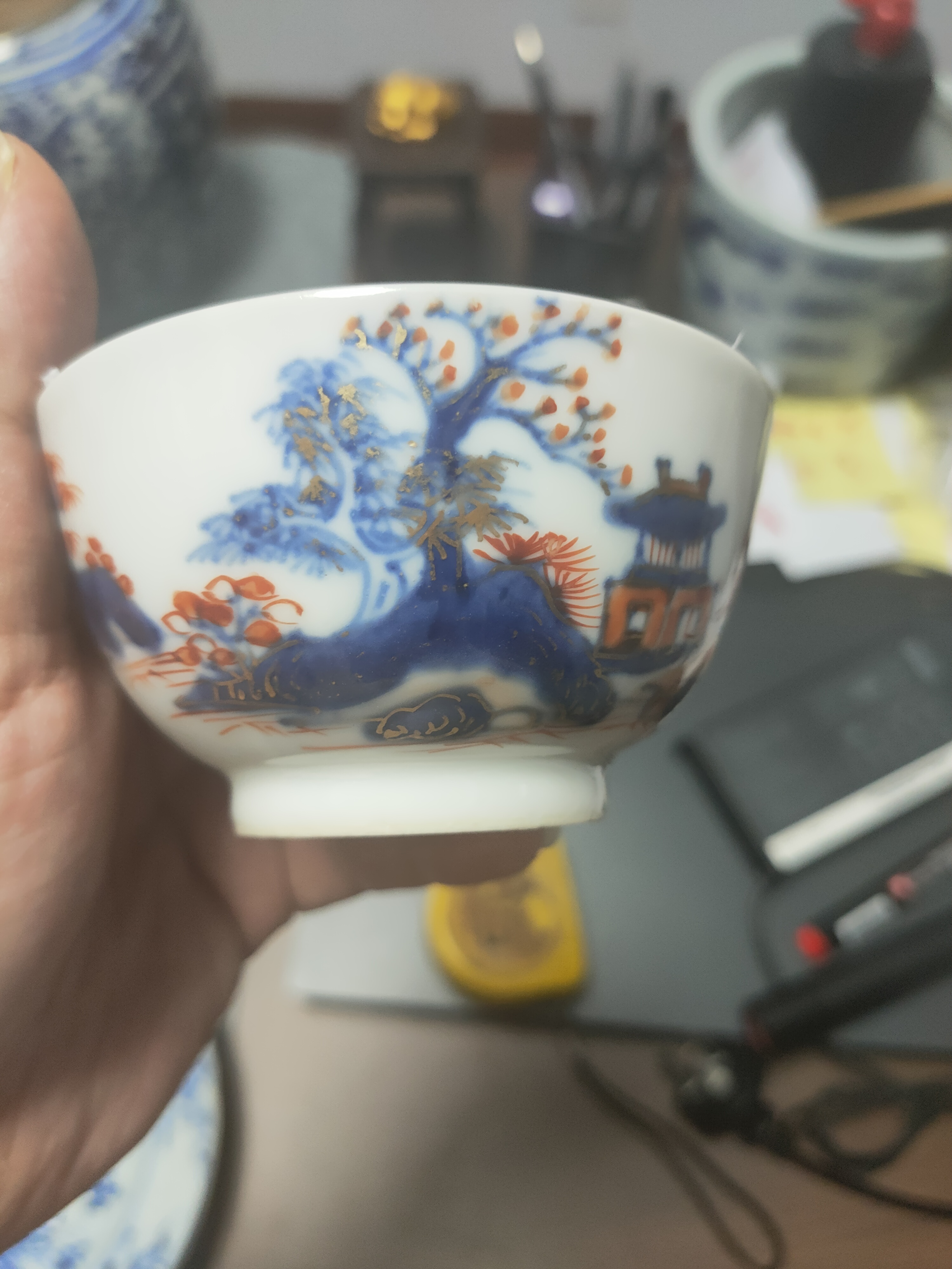 青花描金杯子(冲线)
