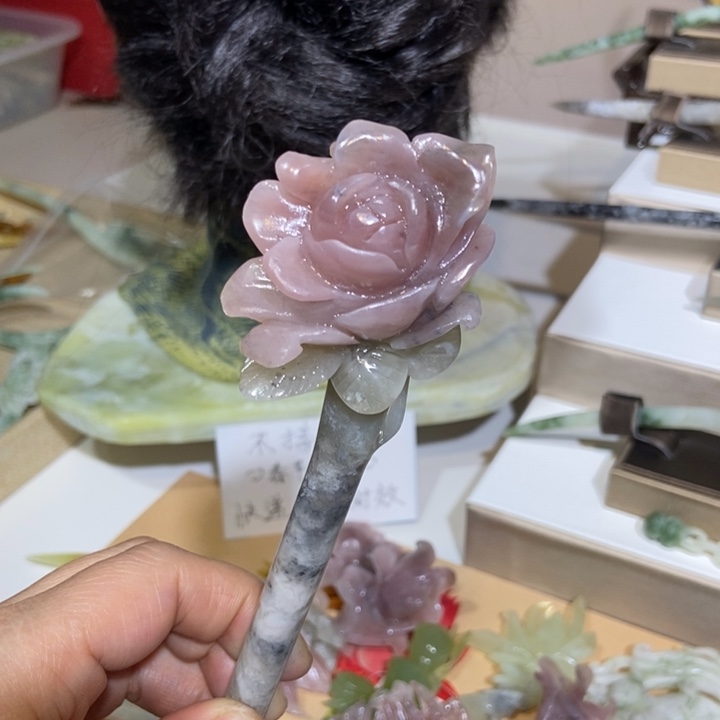 蛇纹石玉发饰未镶嵌?**谷