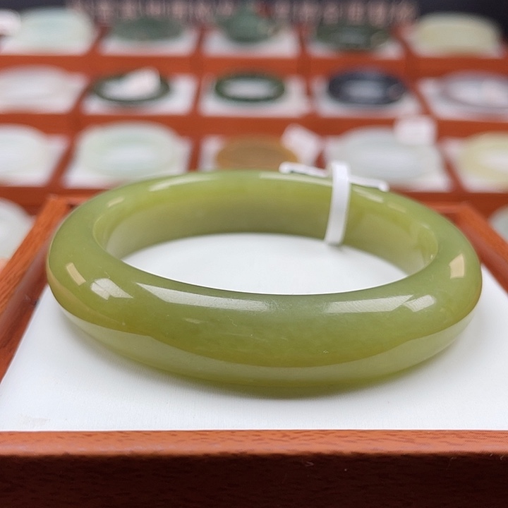 和田玉（黄玉）手镯未镶嵌黄口