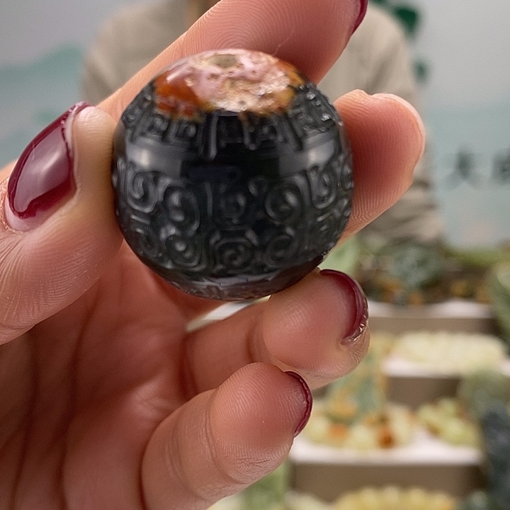 透闪石质玉挂件未镶嵌