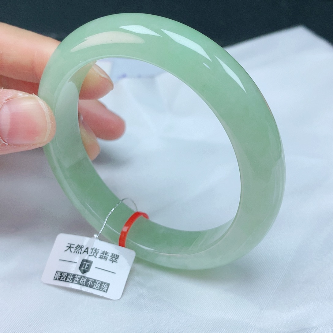 翡翠手镯未镶嵌55.8圈